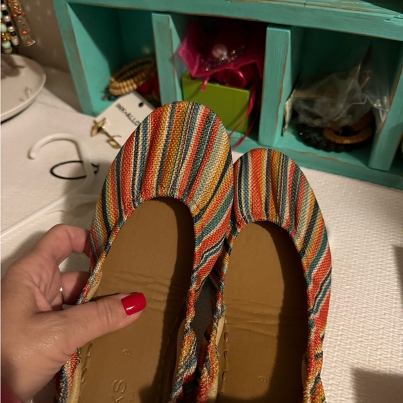 A pair of Sunset strip Tieks. Size 9. Good condition - Picture 2 of 5